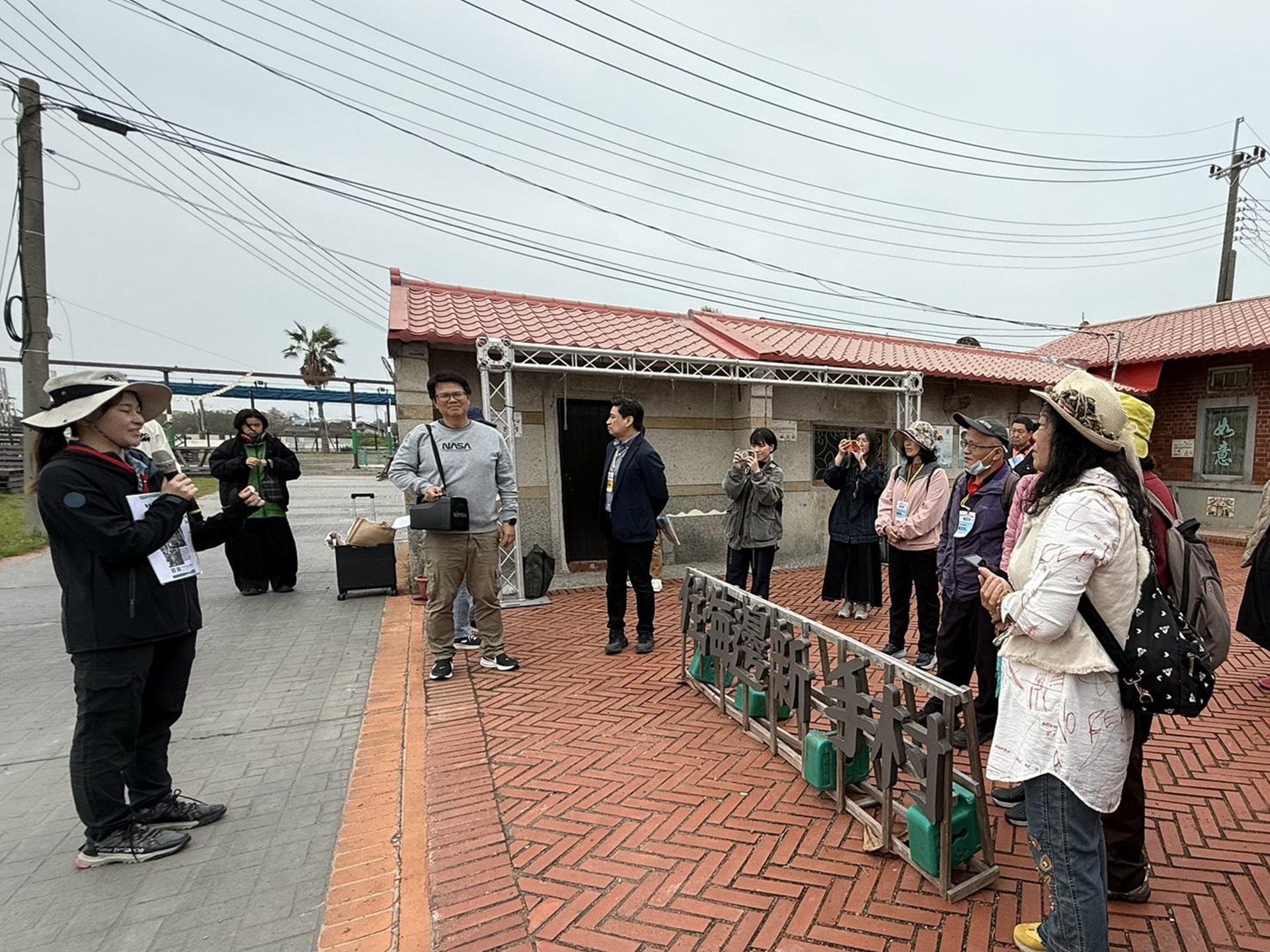 設計團隊立成工程顧問有限公司賴宜伶技師分享青銀共融空間的設計特色。