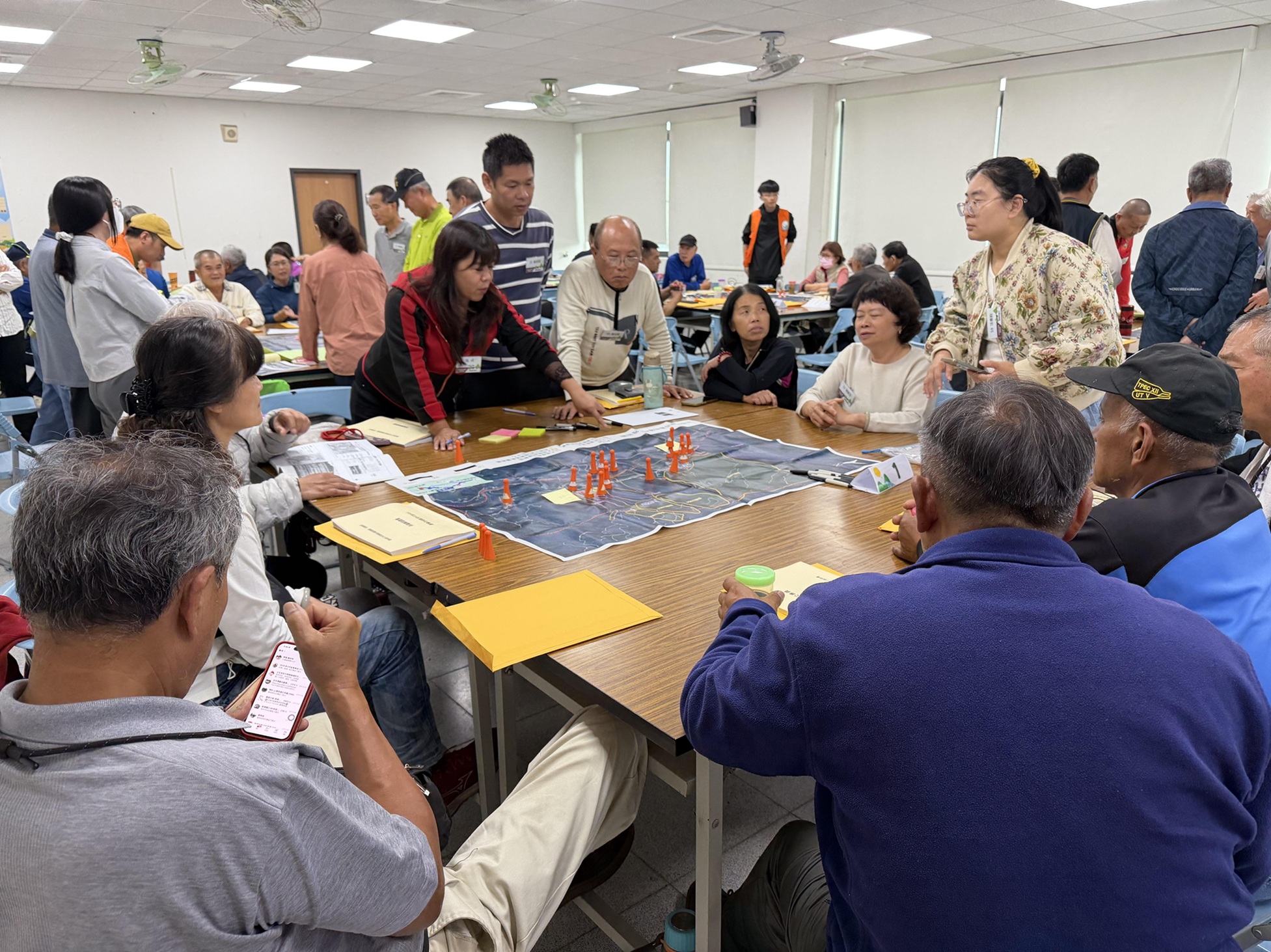 土石流防災專員模擬颱風來臨時兵棋推演